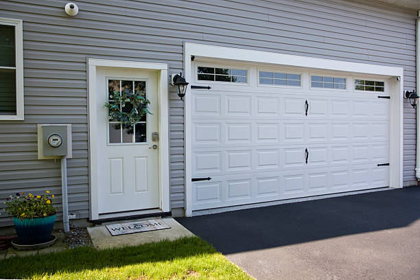 24/7 Emergency Garage Door Panel Replacement experts in Pacifica, CA